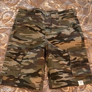 Sonoma Green and Brown Cargo Shorts Durable Outdoor Wear
